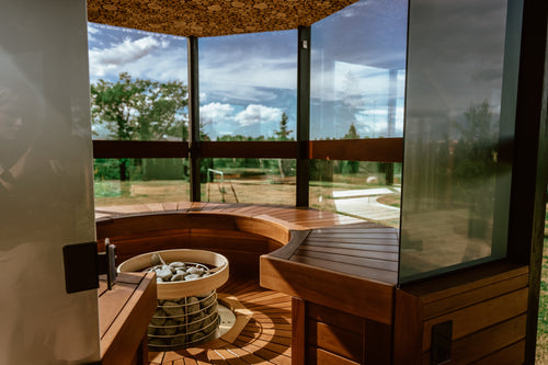 The Differences Between Traditional and Infrared Outdoor Saunas: Which One Is Right for You?