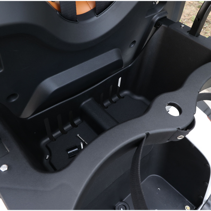 Signal White 4 Forward Golf Cart With Savannah Seats - 206ah Extended Range Golf Cart LSV Lifted